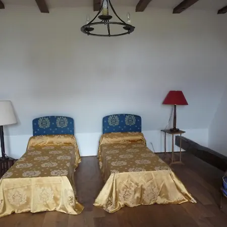 Manoir De La Beuneche - Location Du Manoir Entier Guest house Roeze-sur-Sarthe