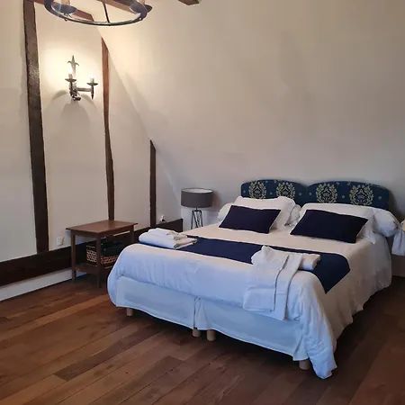 Manoir De La Beuneche - Location Du Manoir Entier Guest house